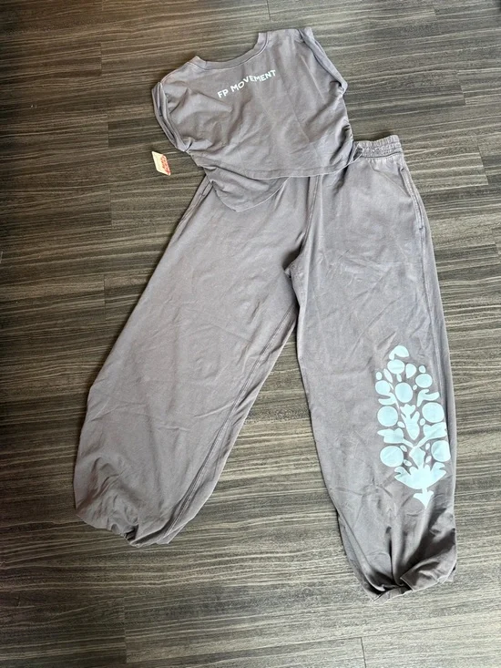 Free People Movement Hot Shot Logo Crossover Set - Picture 5 of 10